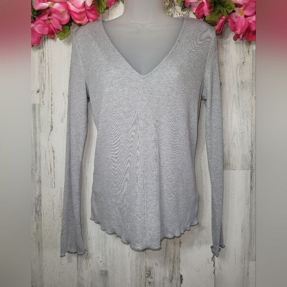 NWT Avec Les Filles Heather Grey V Neck Top - Picture 2 of 10